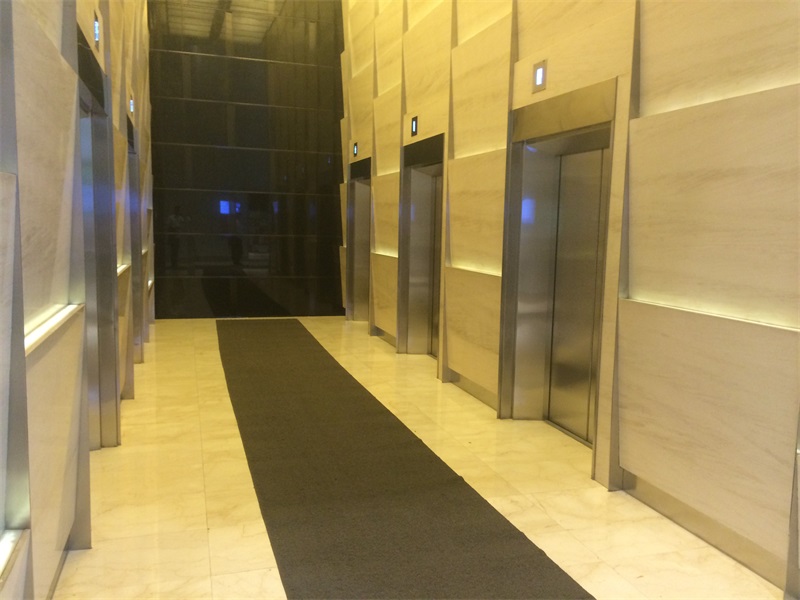 仙乐斯广场办公楼出租-写字楼大堂电梯
