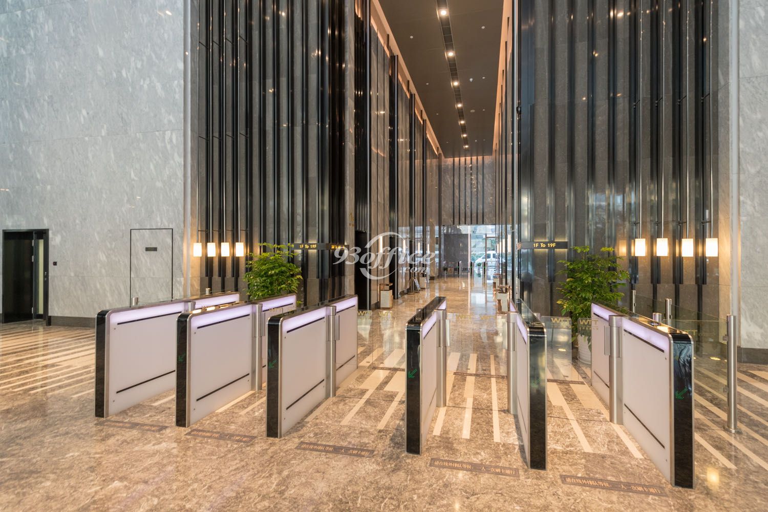世界贸易大厦办公楼出租-写字楼大堂电梯