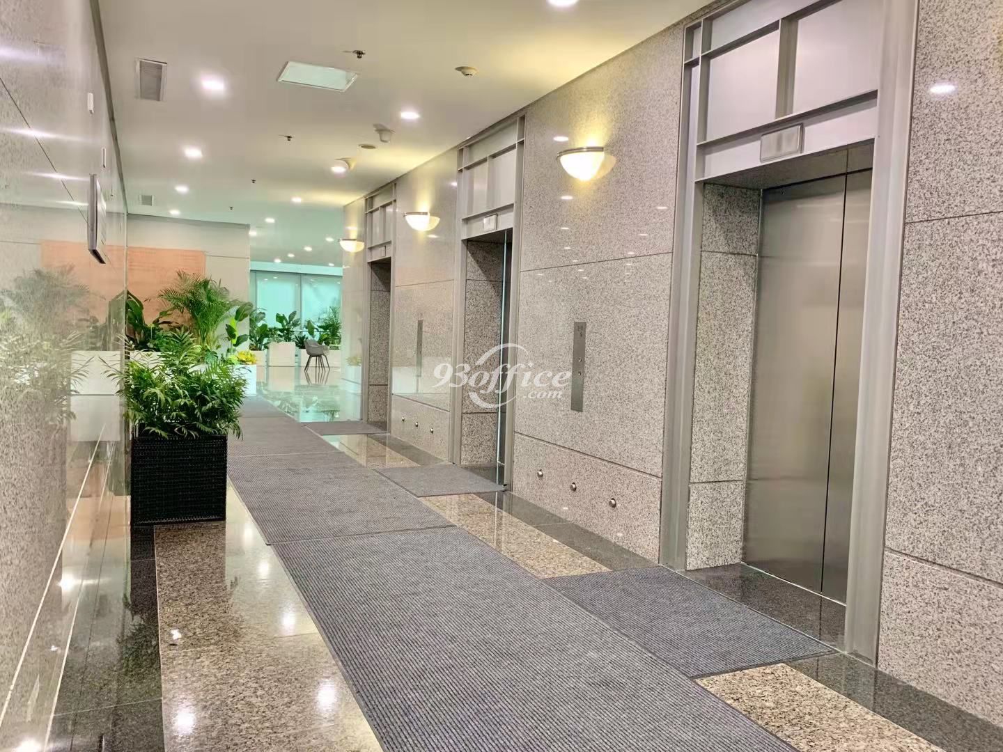 新上海国际大厦办公楼租赁-写字楼楼层电梯