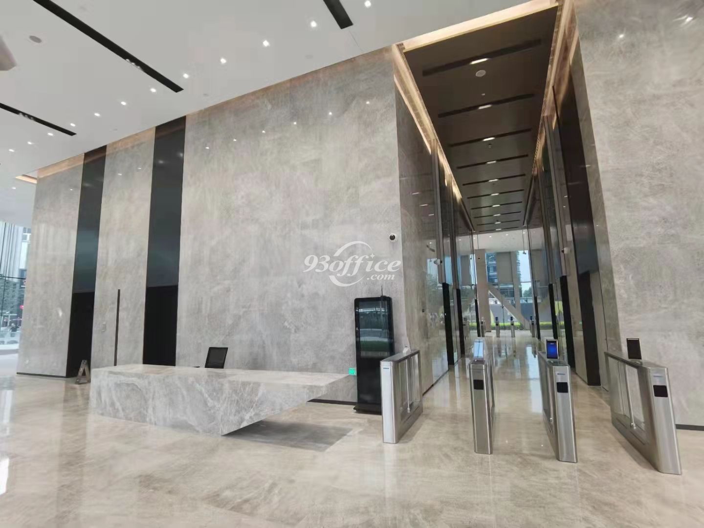 IM长宁国际发展广场办公楼出租-写字楼大堂电梯