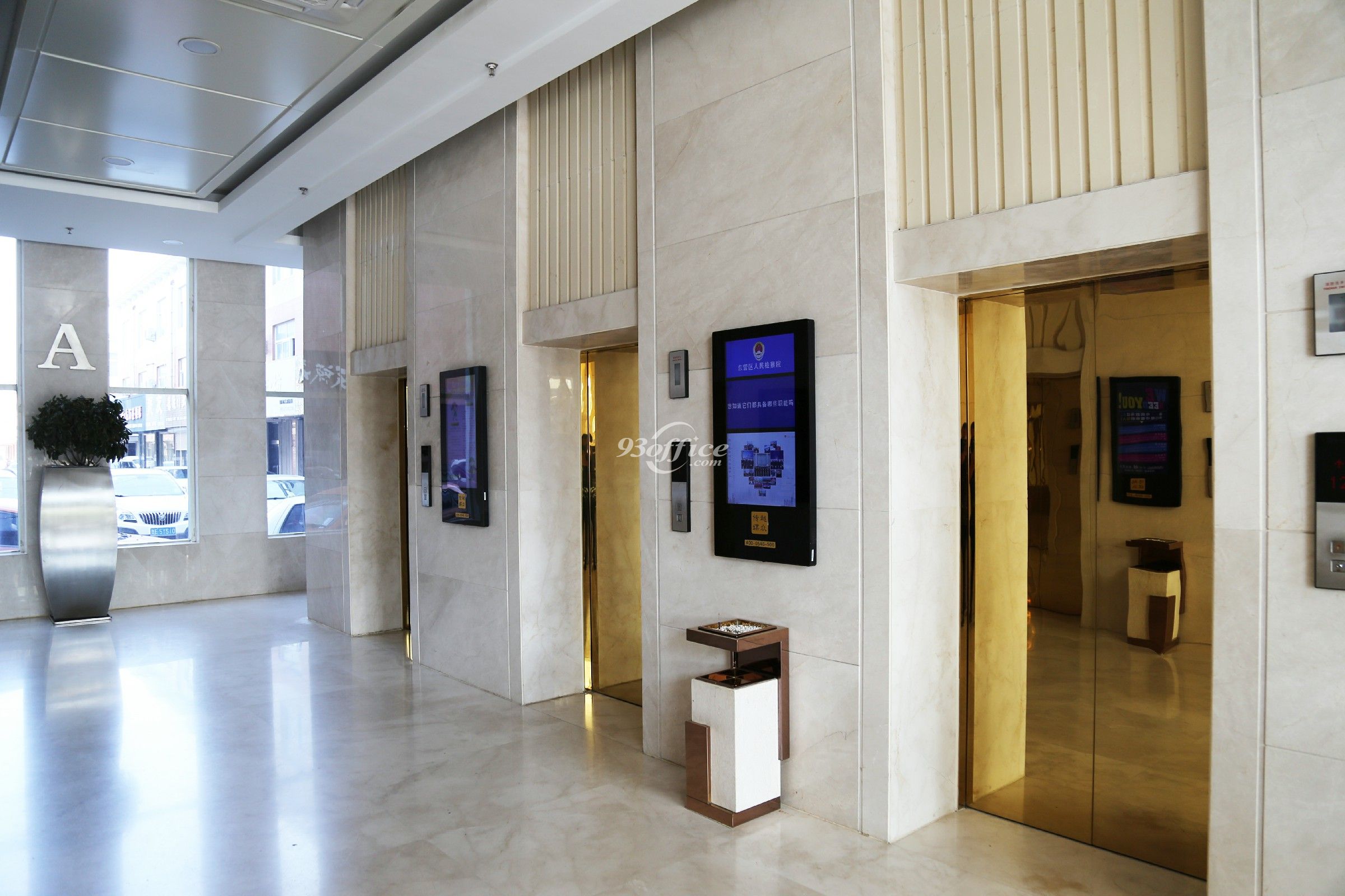 长宁科技大楼（绿地智造界）办公楼出租-写字楼大堂电梯