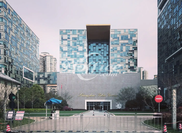 上海电影广场写字楼租赁-办公楼入口