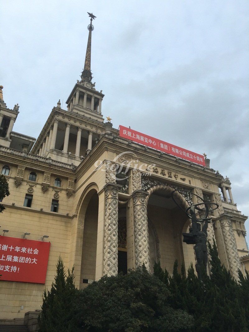 上海展览中心联合办公出租-外立面
