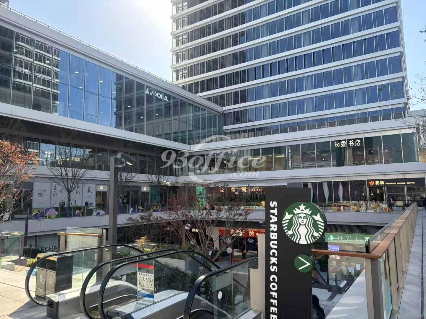 竹园商贸区保利浦开金融中心写字楼租金-办公楼入口