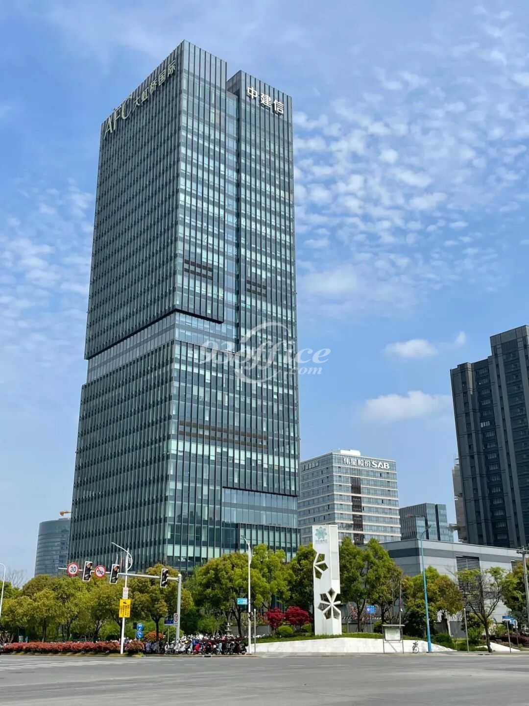 AFC大虹桥国际写字楼出租--办公楼外立面
